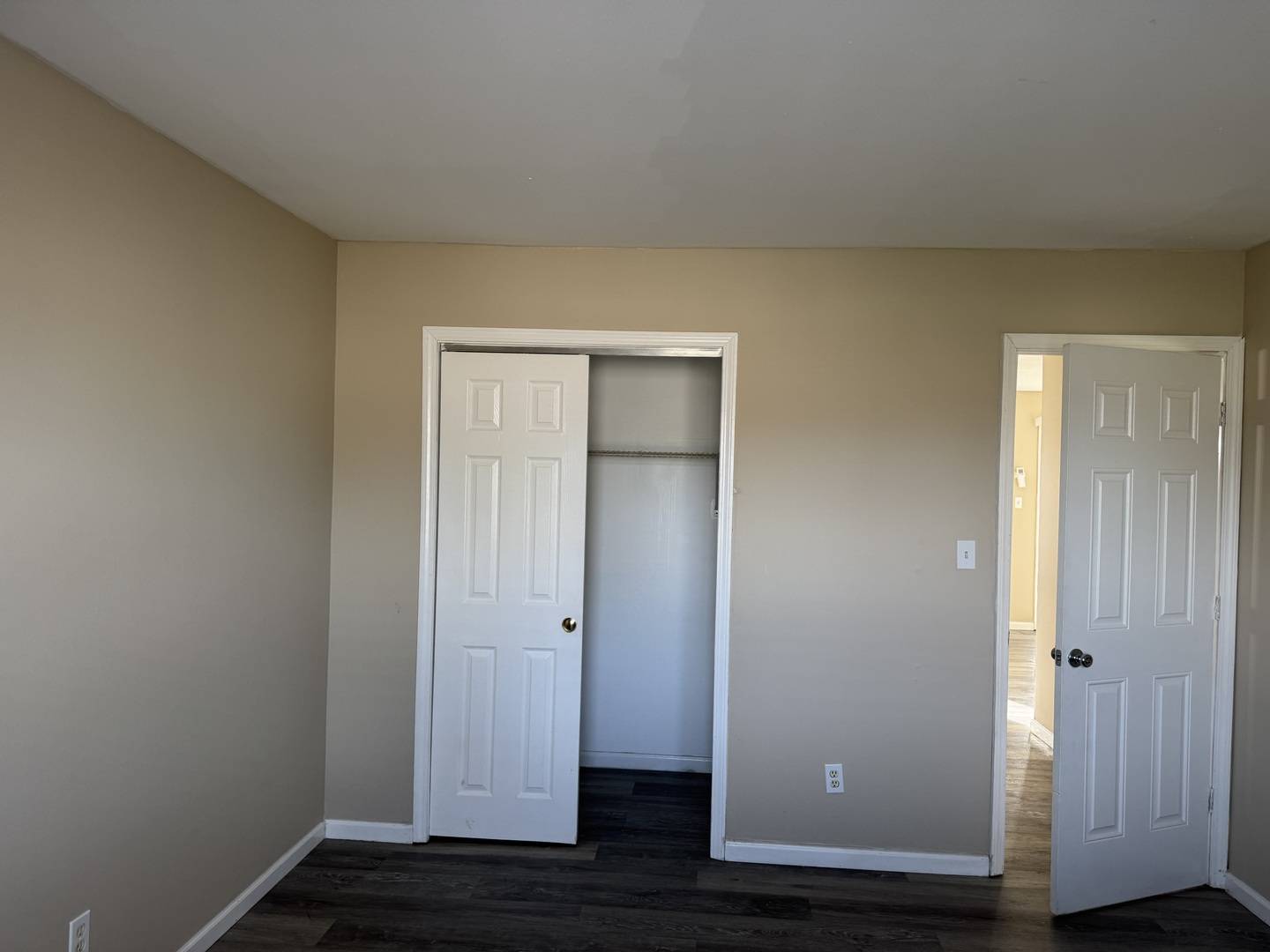 833 N Randall RD #C4, Aurora, IL 60506