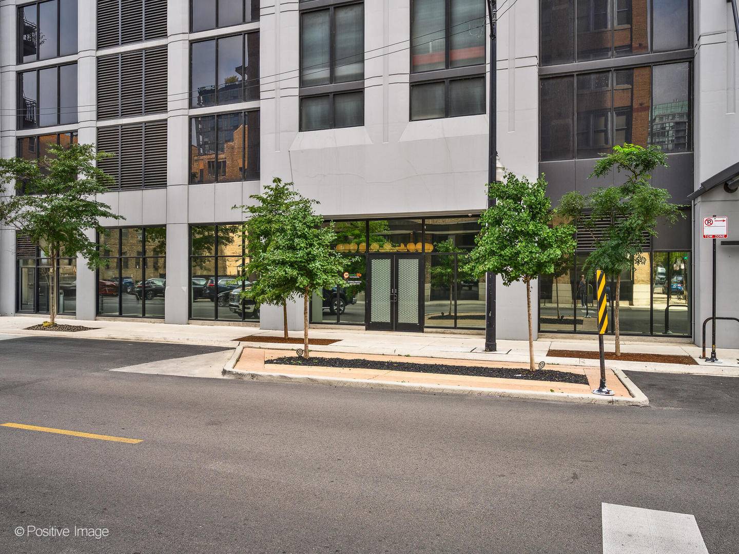 435 W Erie ST, Chicago, IL 60654