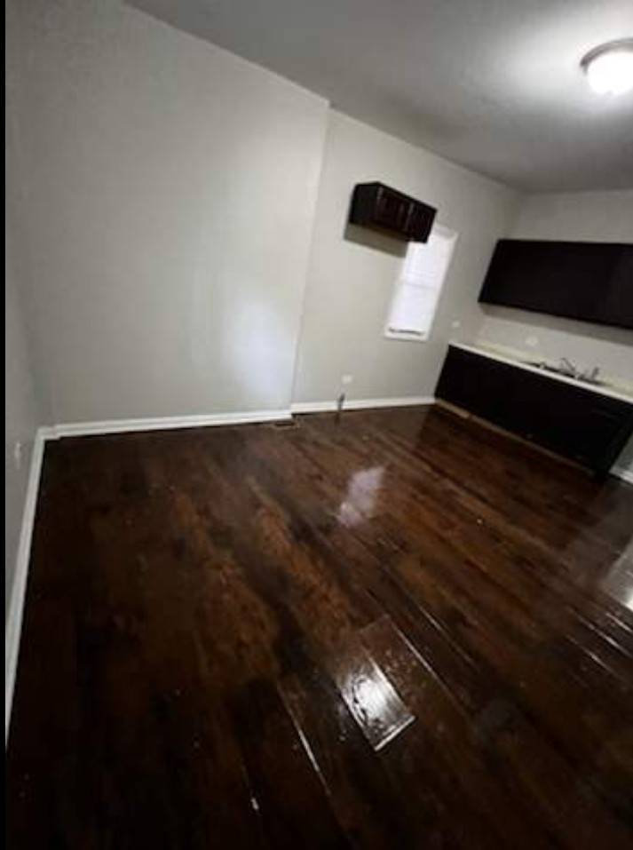6415 S Eberhart AVE, Chicago, IL 60637