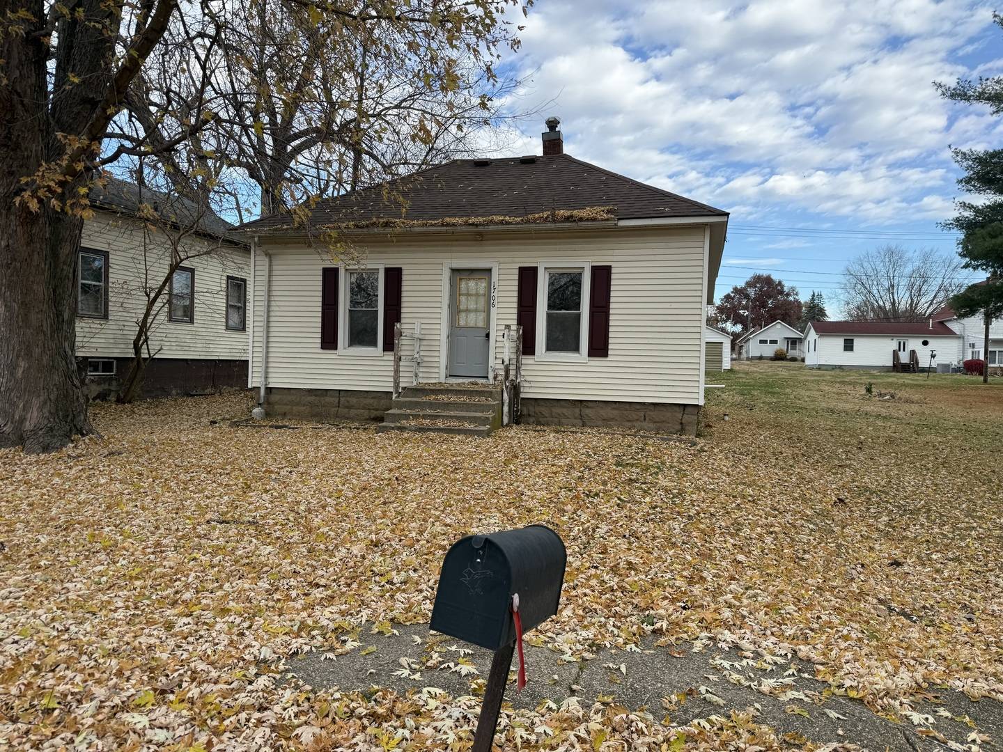 1706 Erie AVE, Savanna, IL 61074