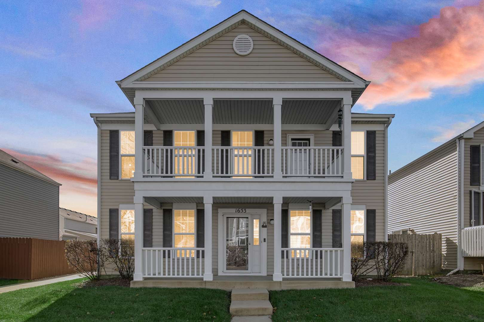 1653 Victoria Park CIR, Aurora, IL 60504