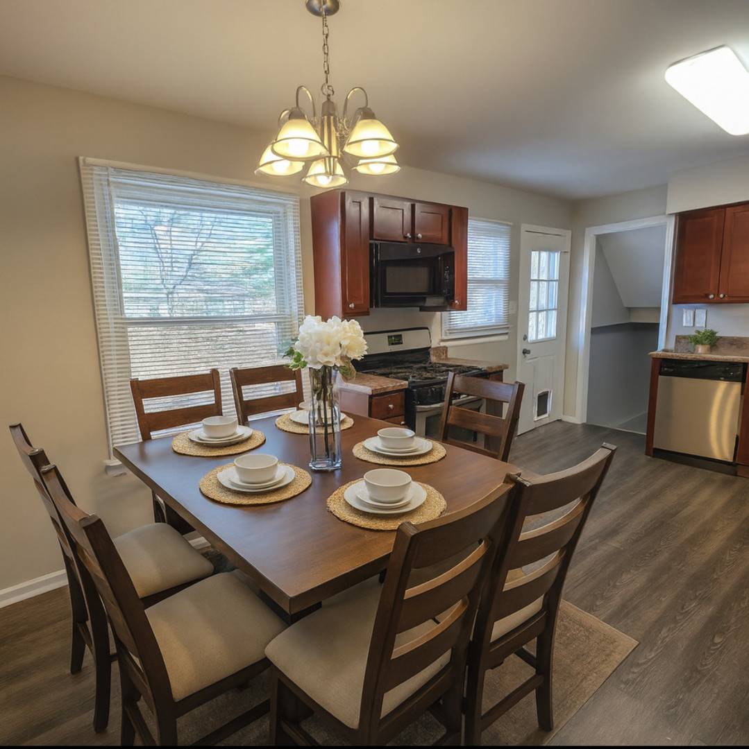 5S353 Stewart DR, Naperville, IL 60563