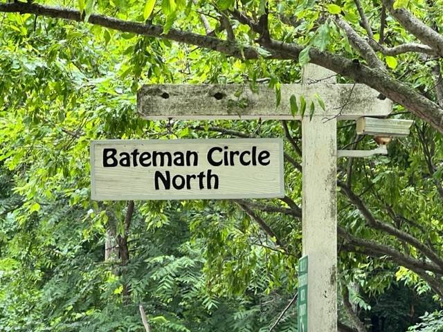 373 N Bateman CIR, Barrington Hills, IL 60010