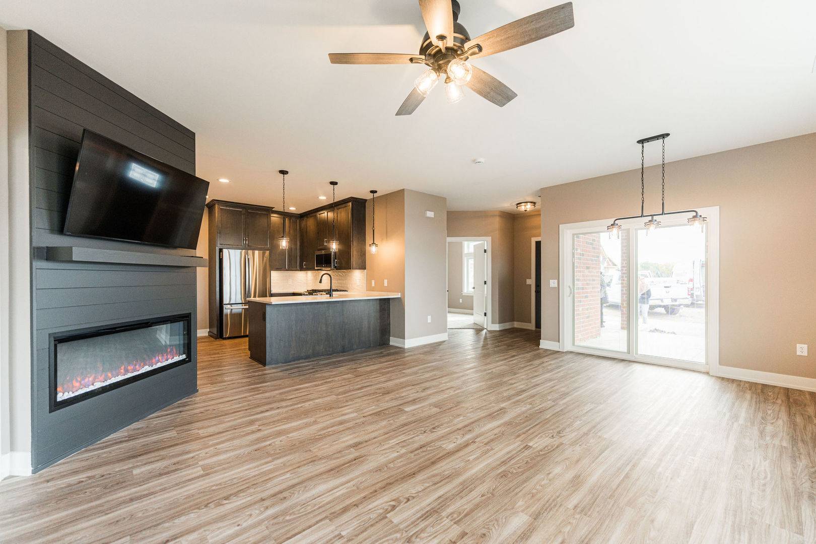 563 Stearn DR #563, Genoa, IL 60135