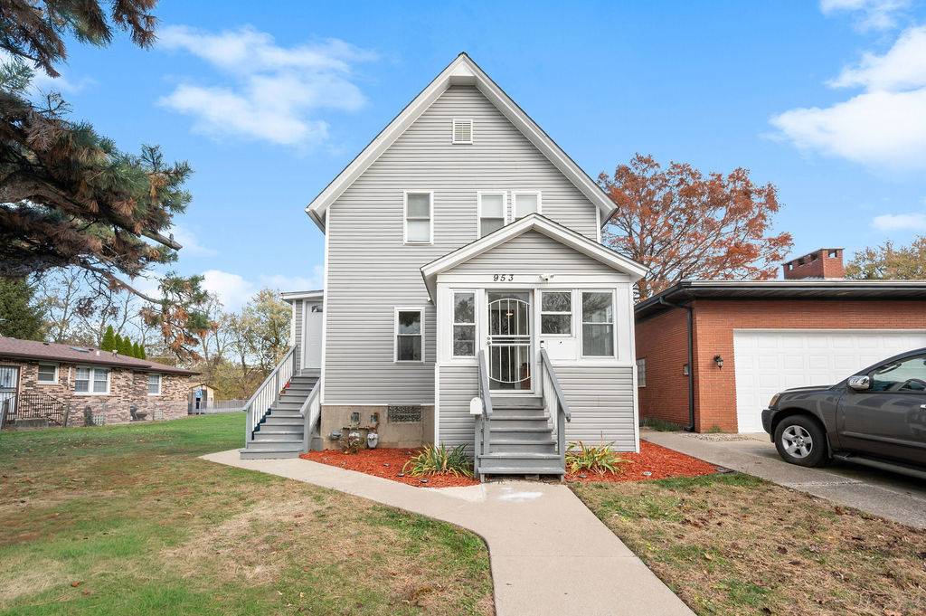 953 Hirsch BLVD, Calumet City, IL 60409