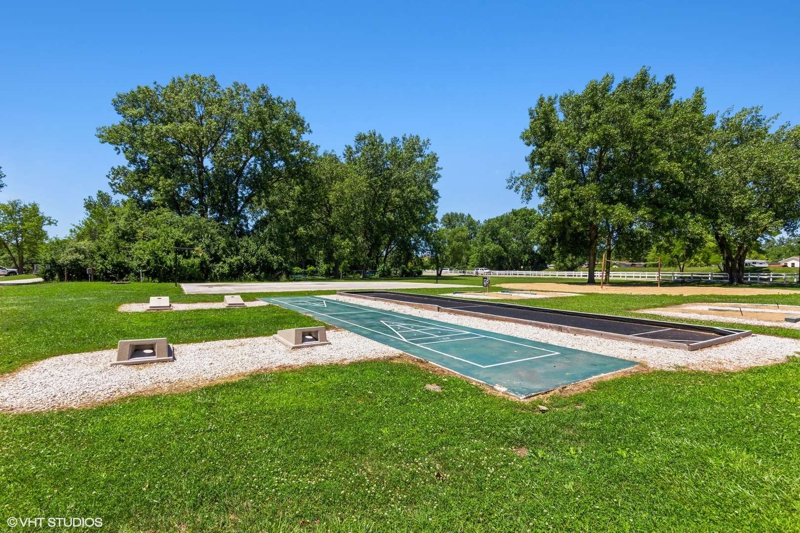 13 Hole In The Wall RD, Wilmington, IL 60481