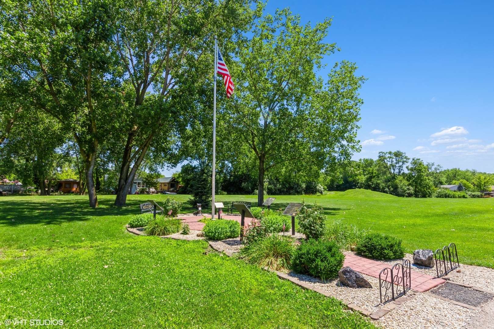 13 Hole In The Wall RD, Wilmington, IL 60481