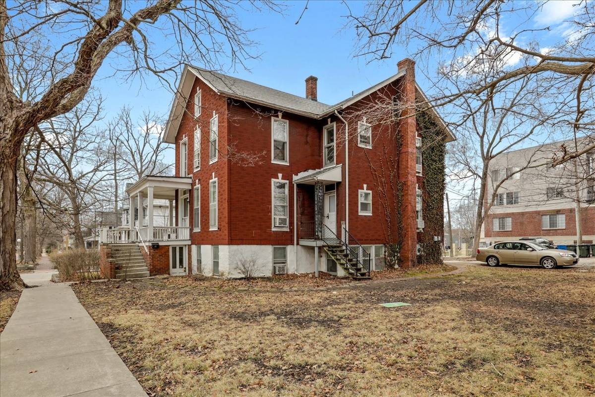 212 W High ST, Urbana, IL 61801