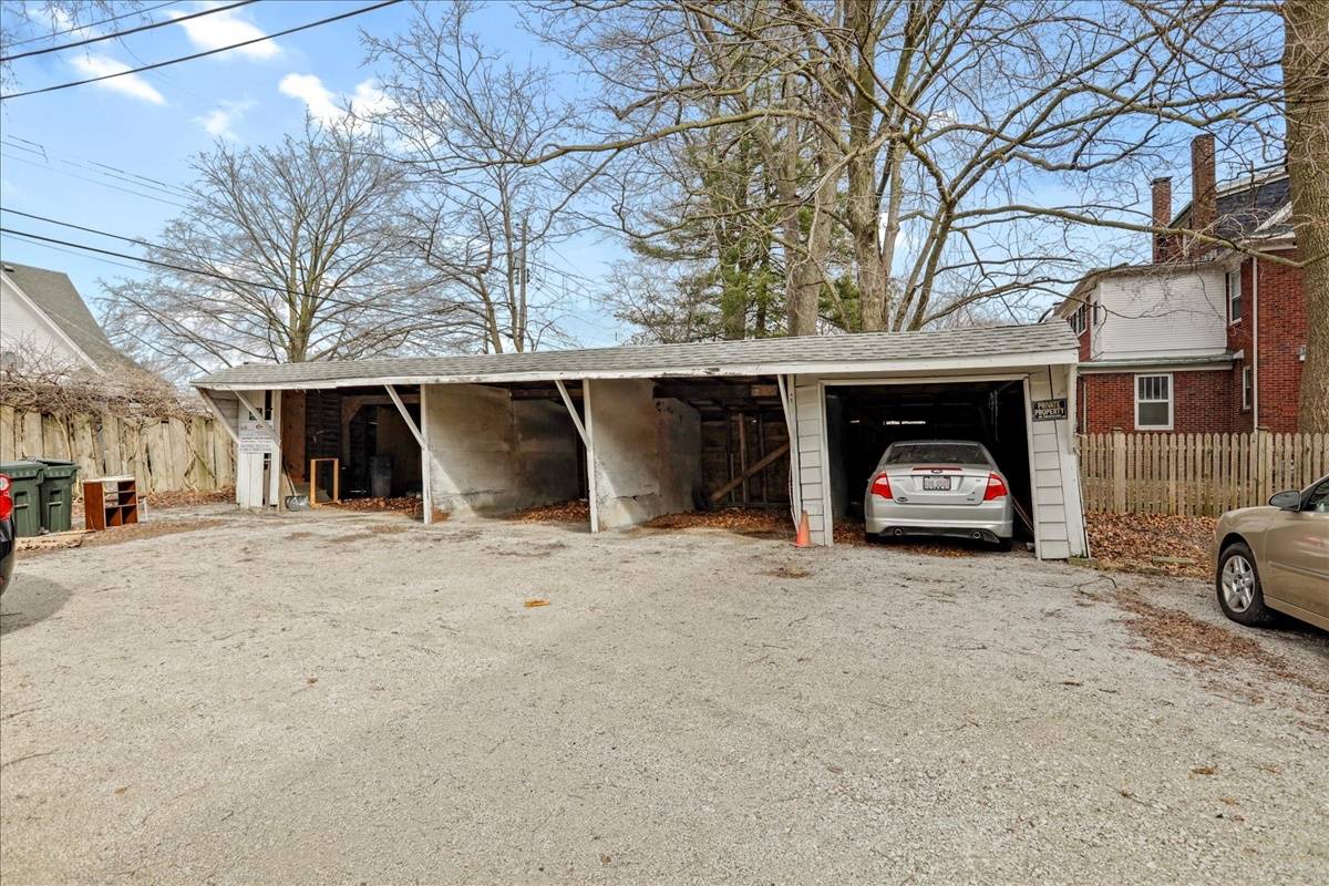 212 W High ST, Urbana, IL 61801