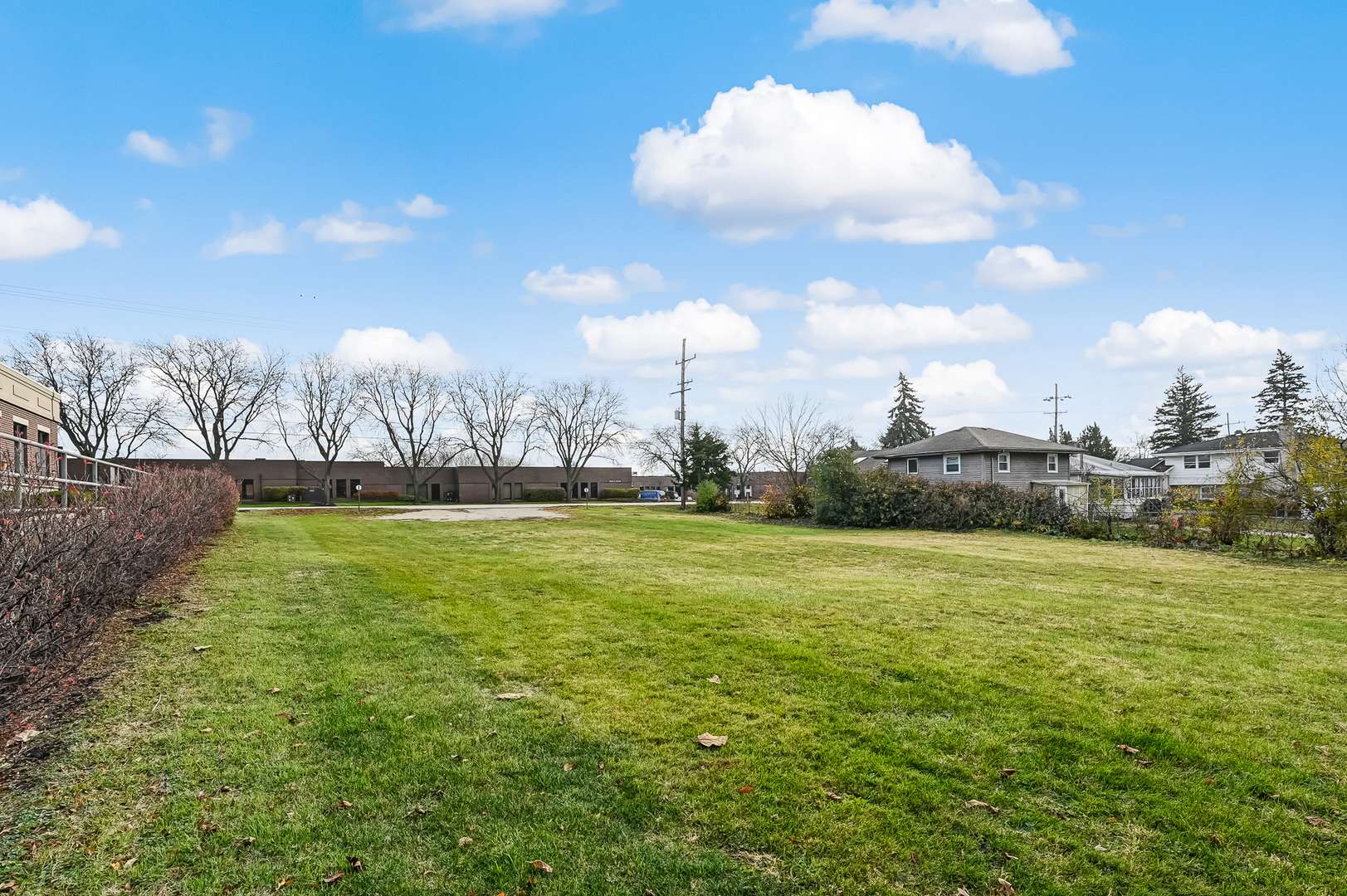 3918 N CASS AVE, Westmont, IL 60559