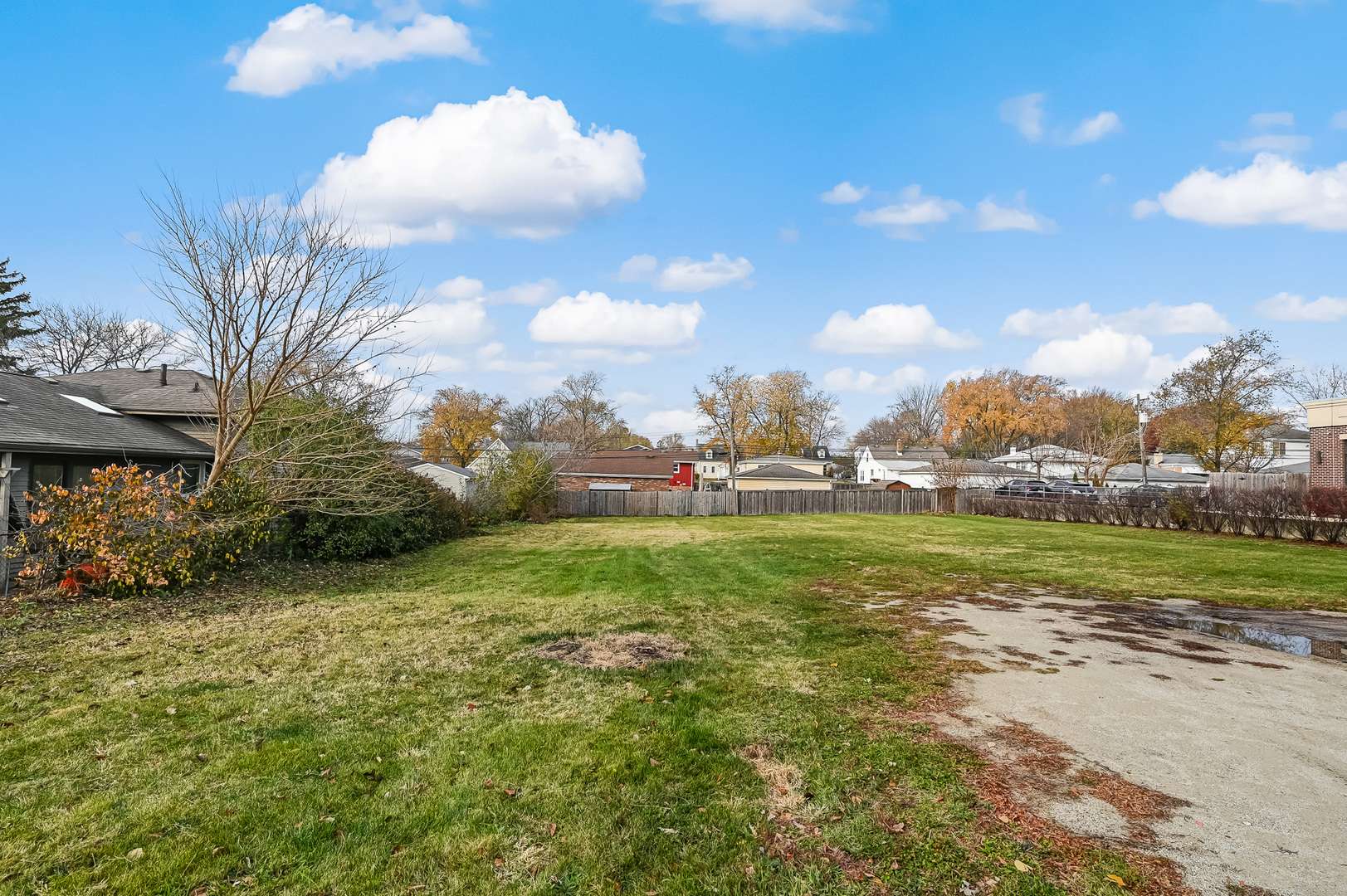 3920 N CASS AVE, Westmont, IL 60559