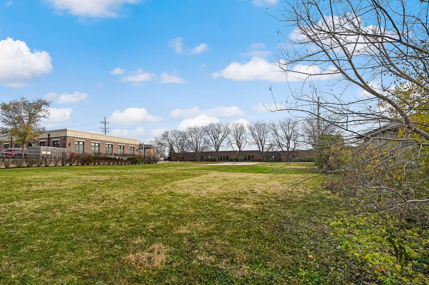 3920 N CASS AVE, Westmont, IL 60559