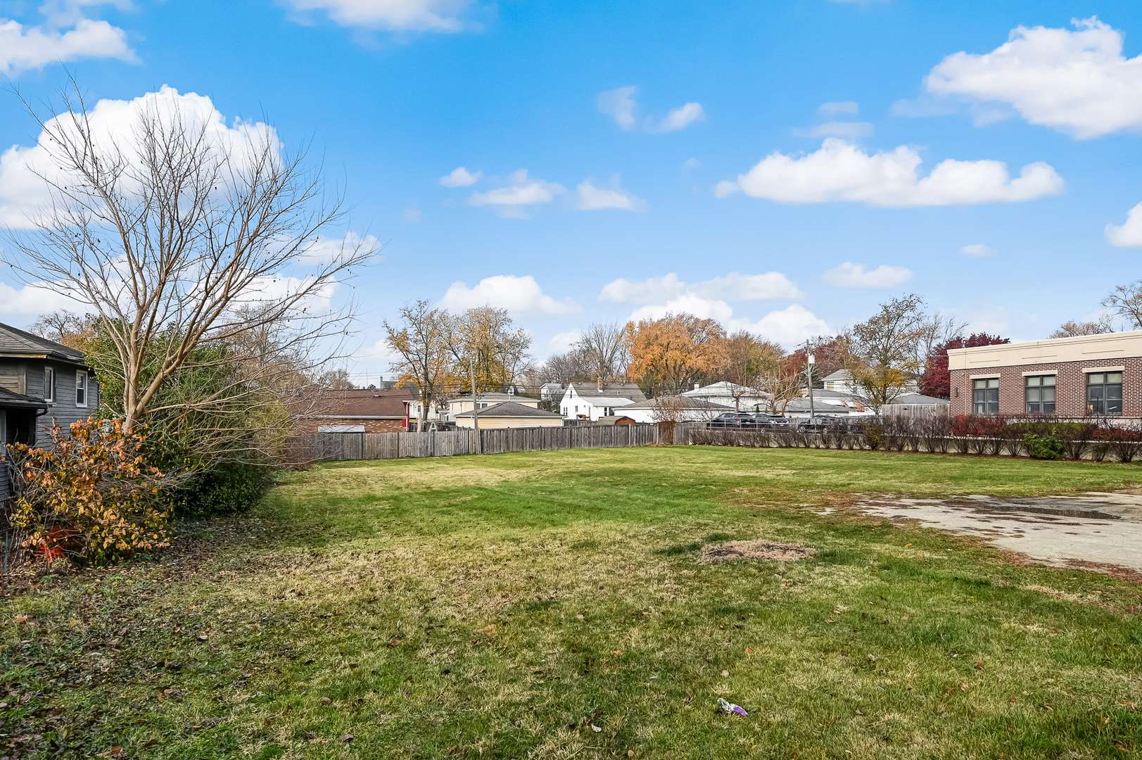 3920 N CASS AVE, Westmont, IL 60559