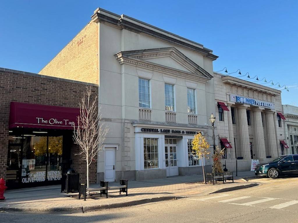 70 N Williams ST, Crystal Lake, IL 60014