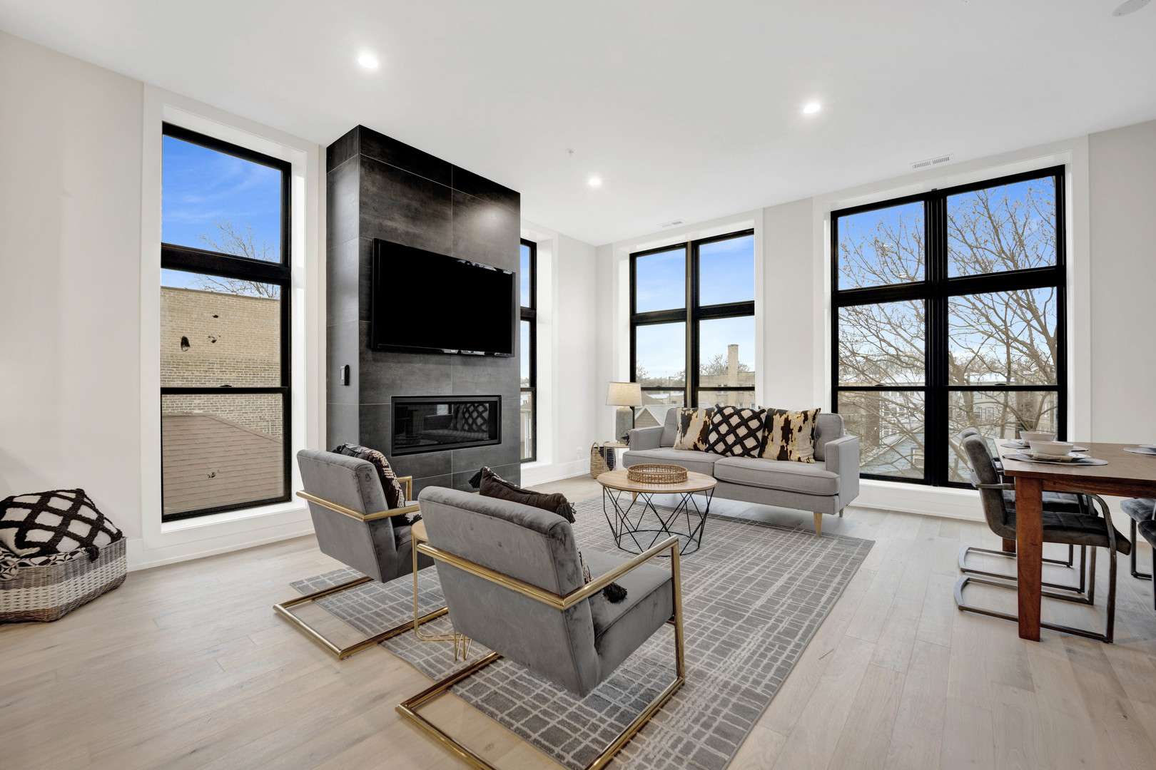 4353 N Richmond AVE #2S, Chicago, IL 60618