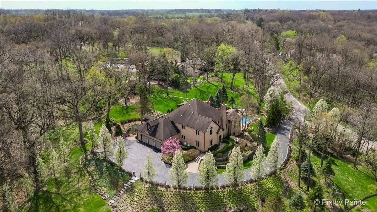 10018 Haegers Bend RD, Barrington Hills, IL 60102
