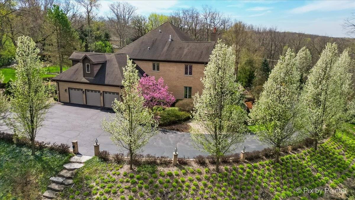 10018 Haegers Bend RD, Barrington Hills, IL 60102