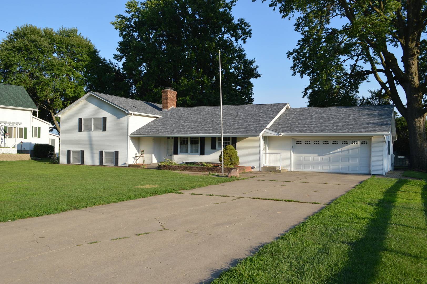 708 E Thompson ST, Princeton, IL 61356