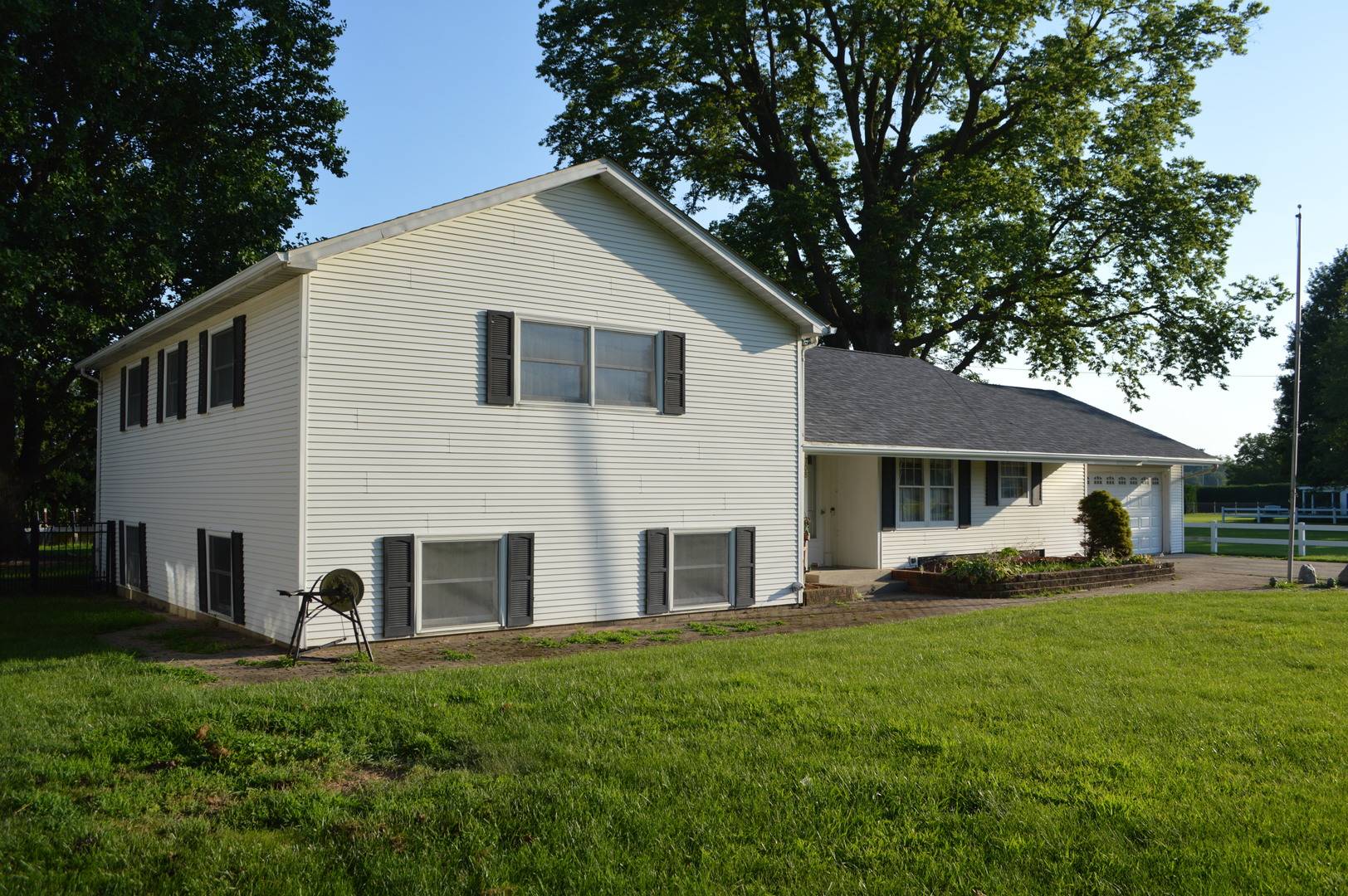 708 E Thompson ST, Princeton, IL 61356