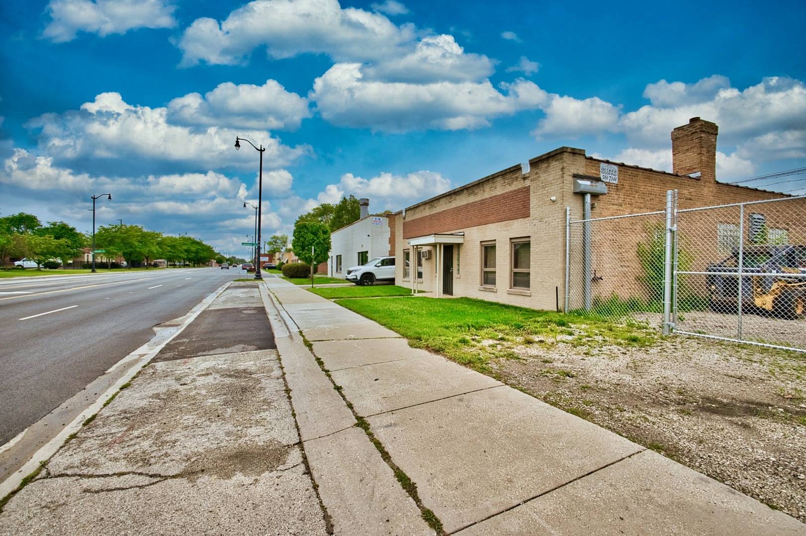 3650 Oakton ST, Skokie, IL 60076