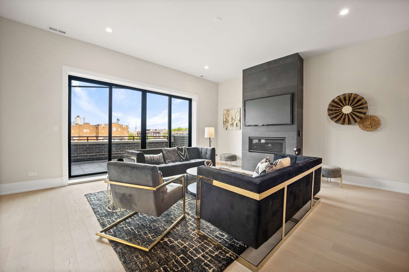 4353 N Richmond AVE #3N, Chicago, IL 60618