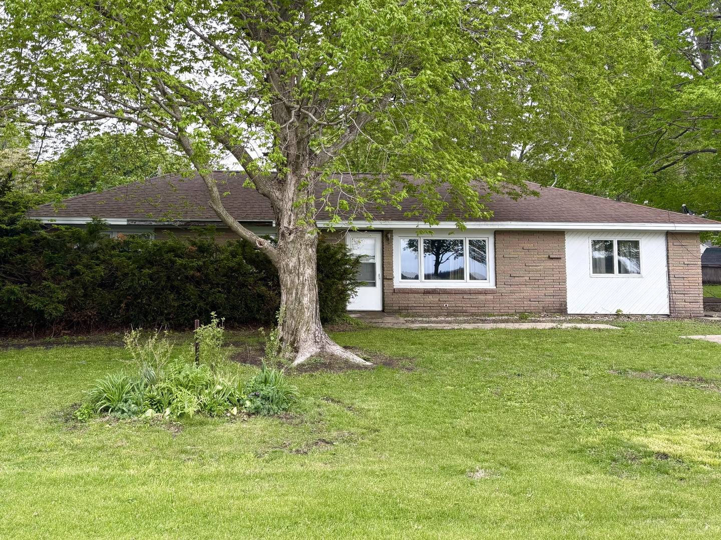 201 S Carson ST, Long Point, IL 61333