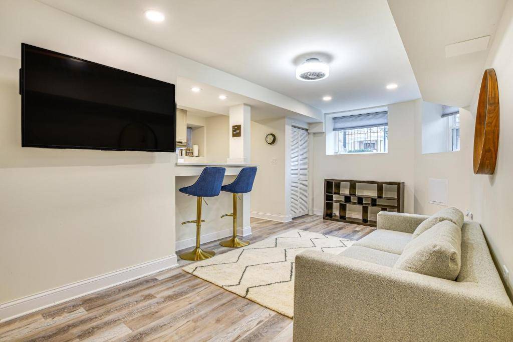 4829 S Forrestville AVE #G, Chicago, IL 60615