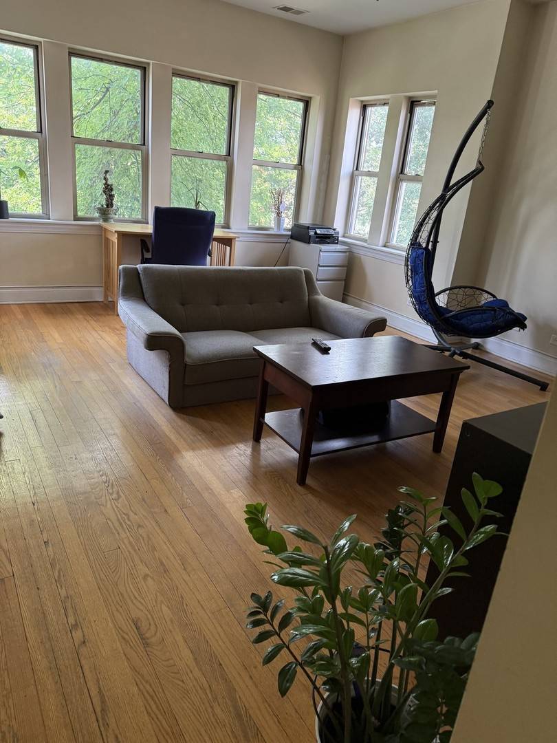 4027 W Crystal ST #2, Chicago, IL 60651