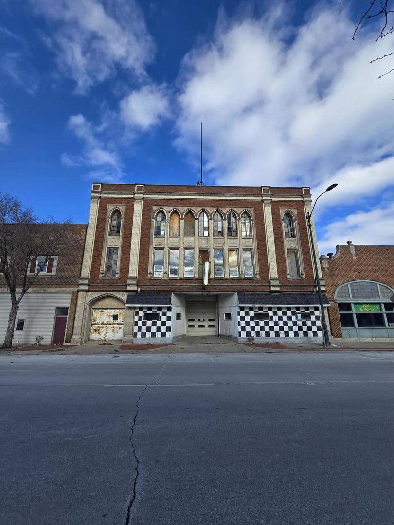 145 E Cass ST, Joliet, IL 60432