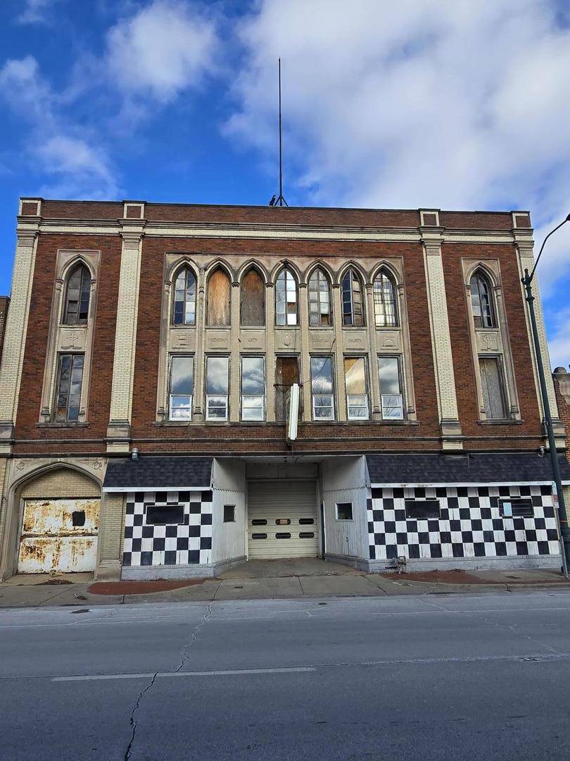 145 E Cass ST, Joliet, IL 60432