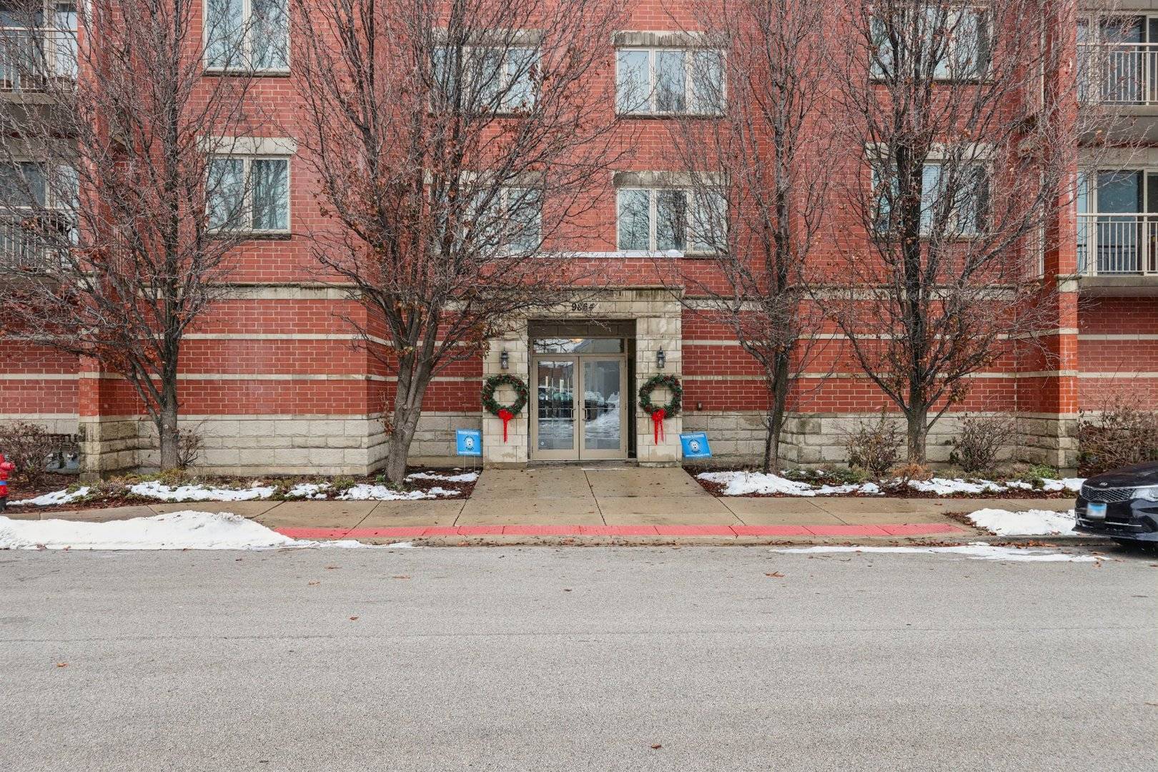 9864 LELAND AVE #309, Schiller Park, IL 60176