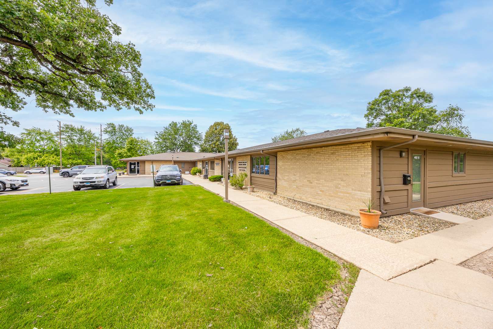402 W Boughton RD, Bolingbrook, IL 60440