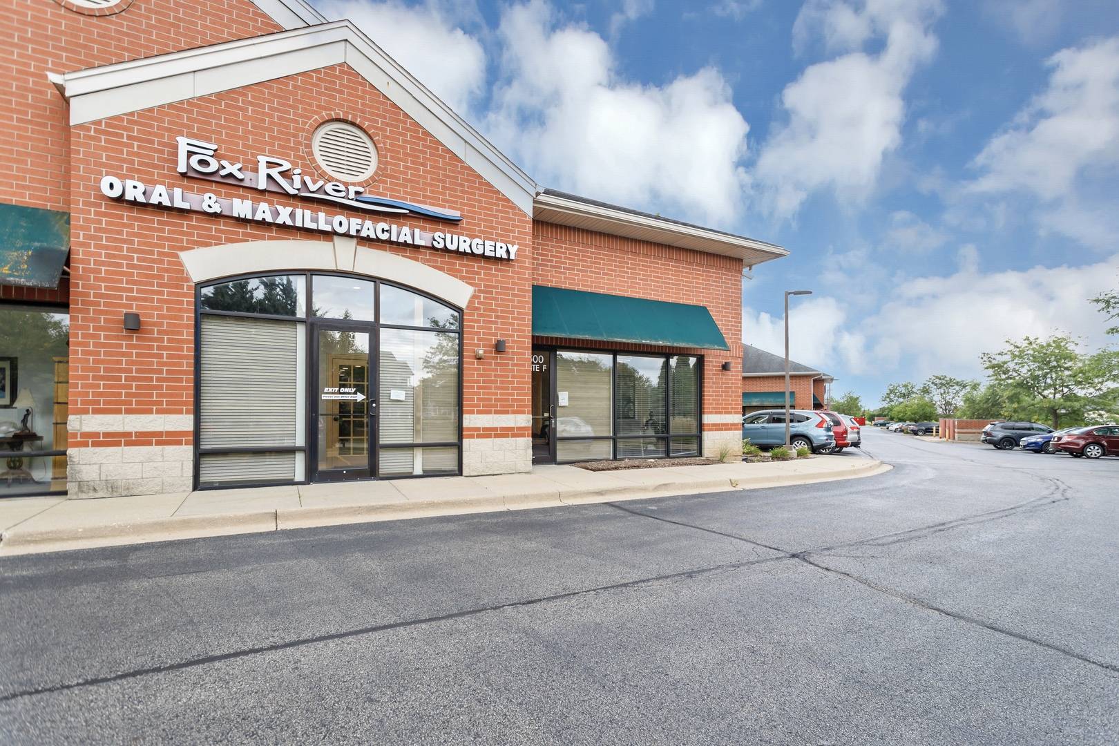1500 CARLEMONT DR #F, Crystal Lake, IL 60014