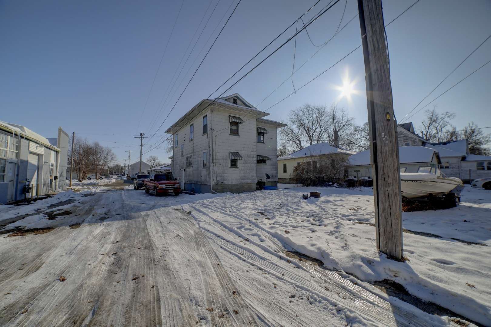 215 S 3rd ST, Watseka, IL 60970
