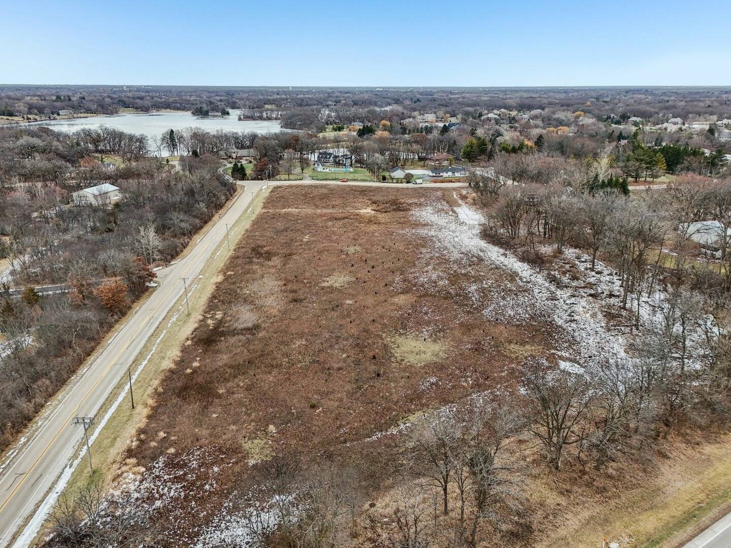 21707 W Lakeview Pkwy, Mundelein, IL 60060