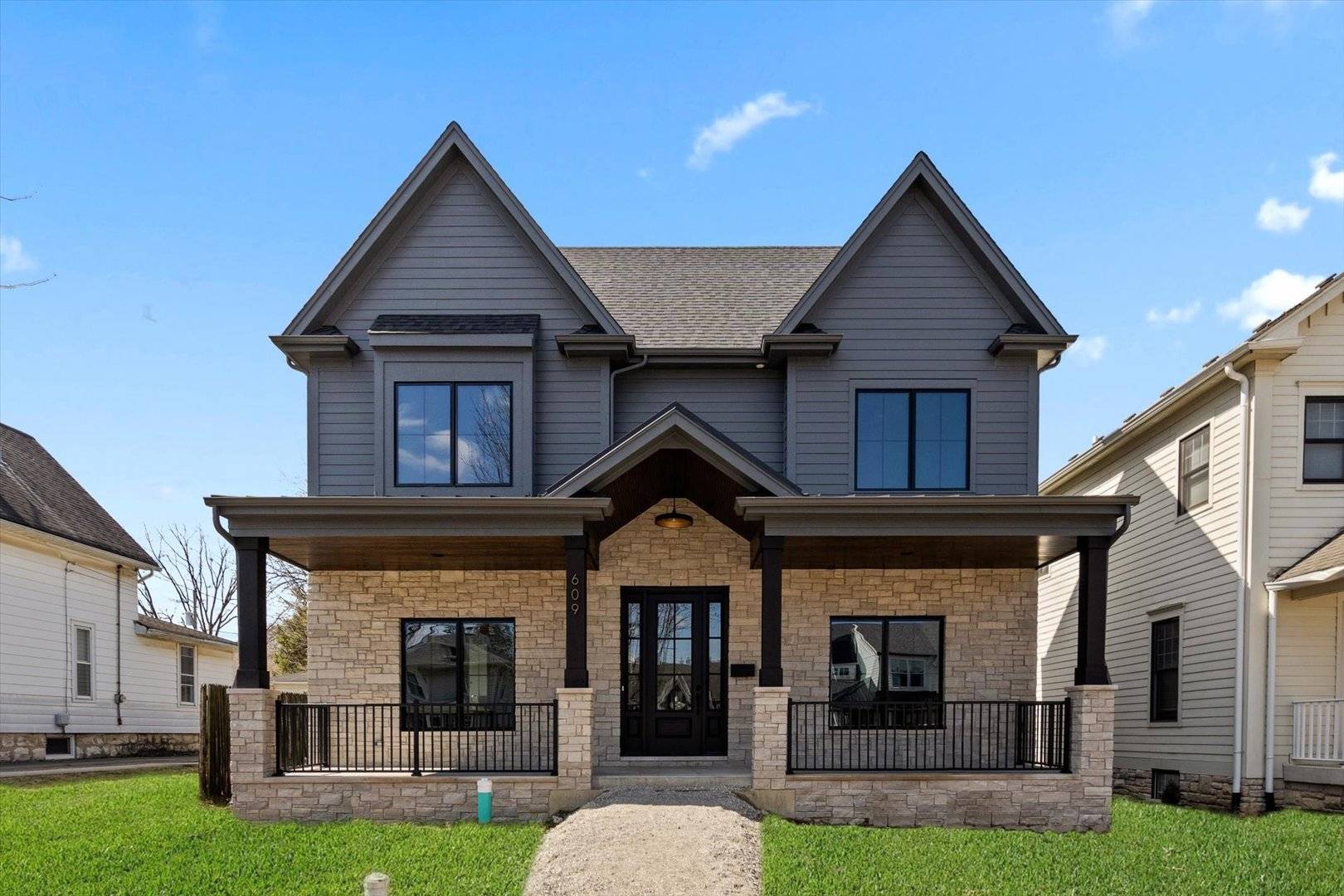 226 S Columbia ST, Naperville, IL 60540