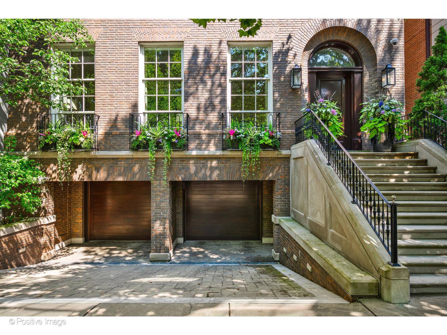 1853 N Burling ST, Chicago, IL 60614