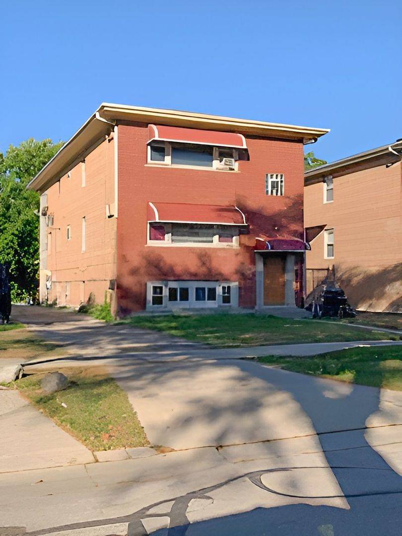 1016 S 14th AVE, Maywood, IL 60153
