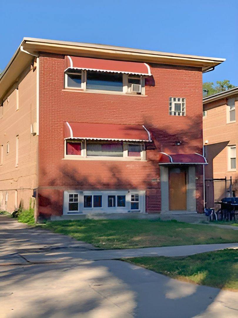 1016 S 14th AVE, Maywood, IL 60153