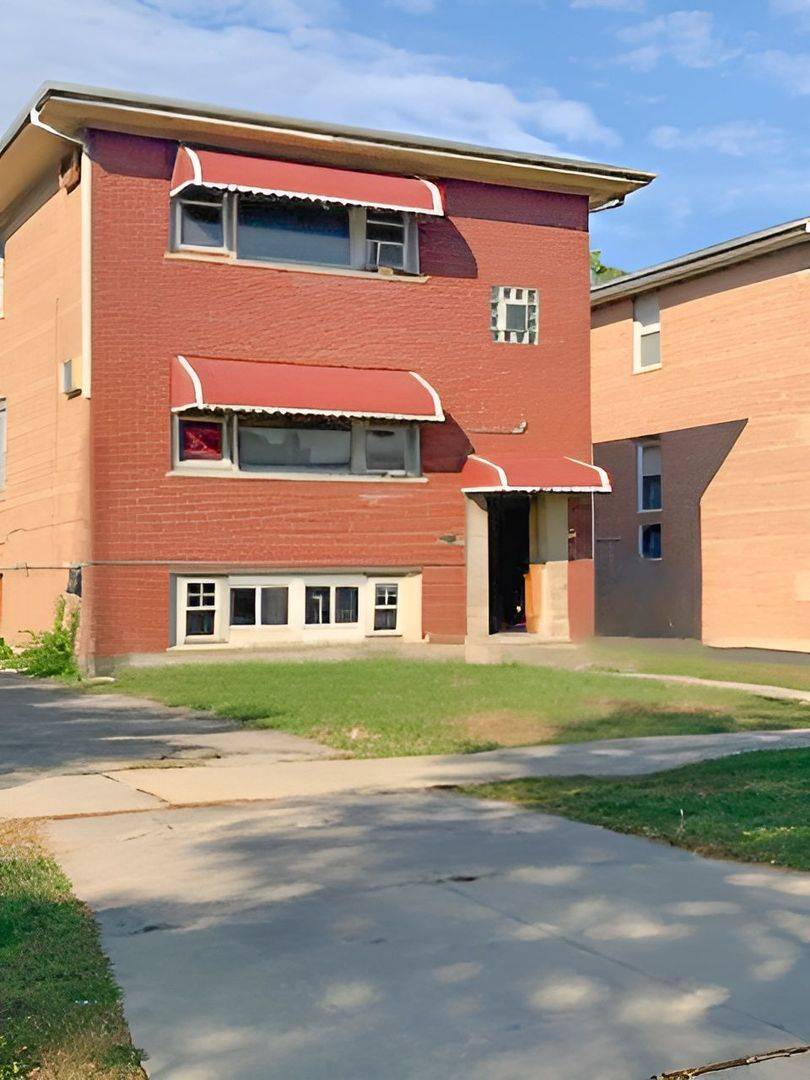 1016 S 14th AVE, Maywood, IL 60153