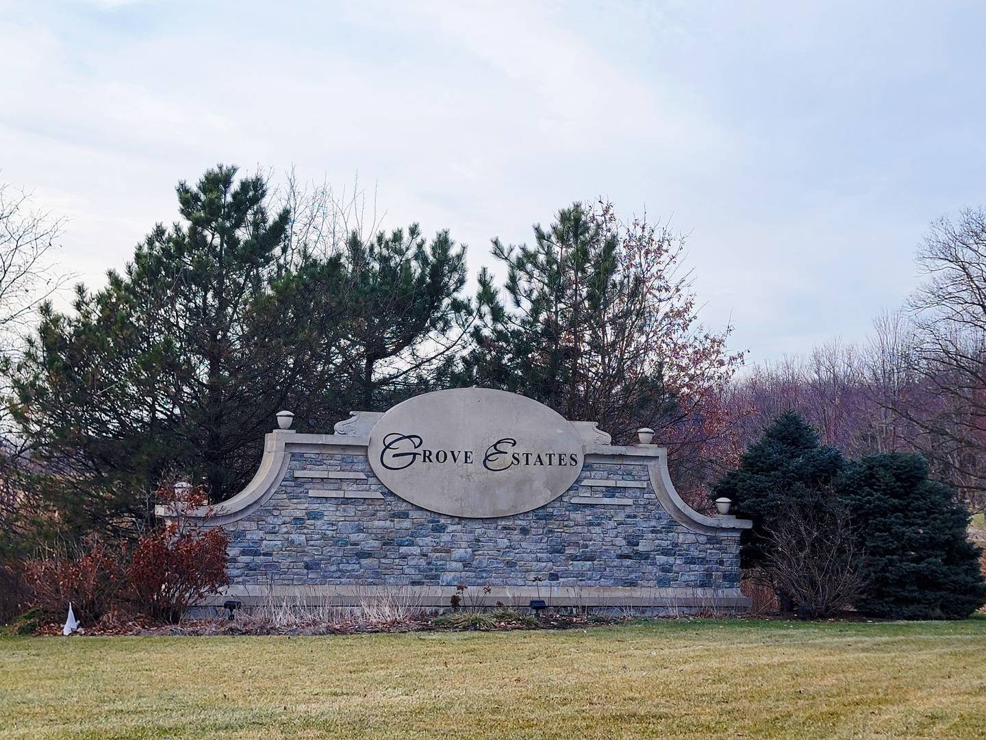7400 Roberts DR, Oswego, IL 60543