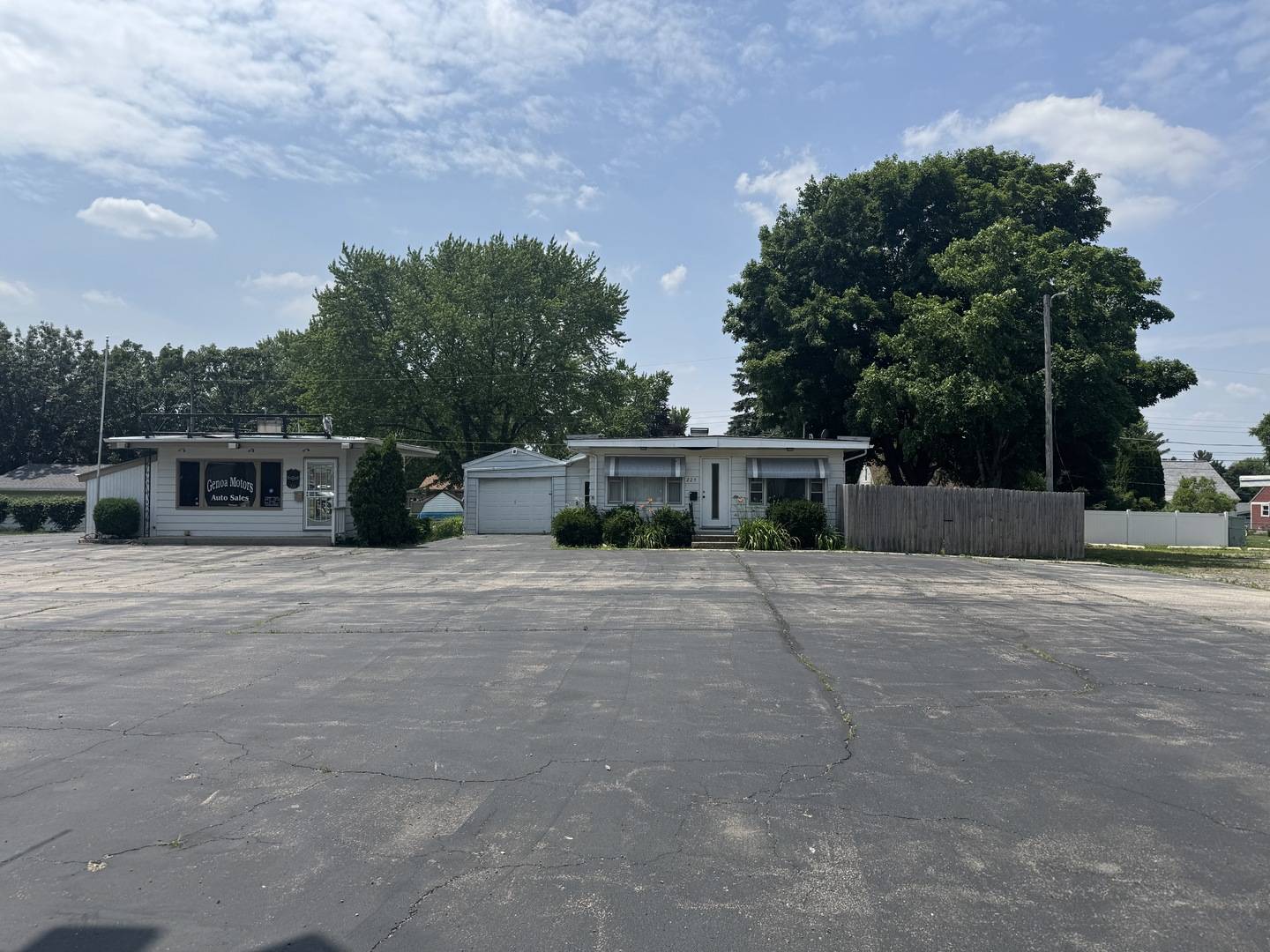 227 Sycamore RD, Genoa, IL 60135