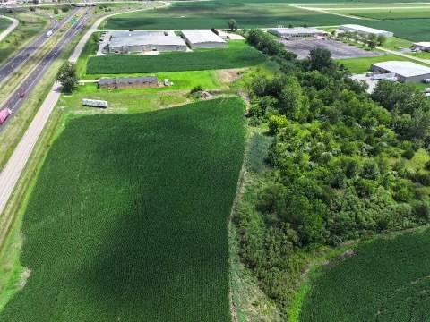 3700 Plank RD, Peru, IL 61354