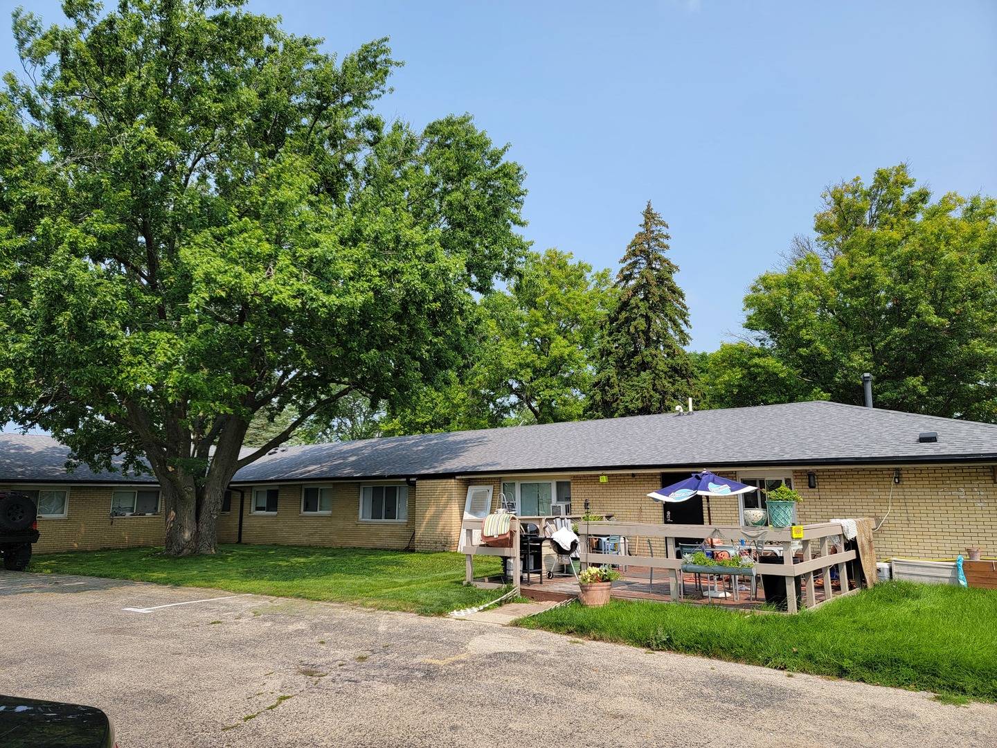 908 Greenbrier RD #908, Dekalb, IL 60115
