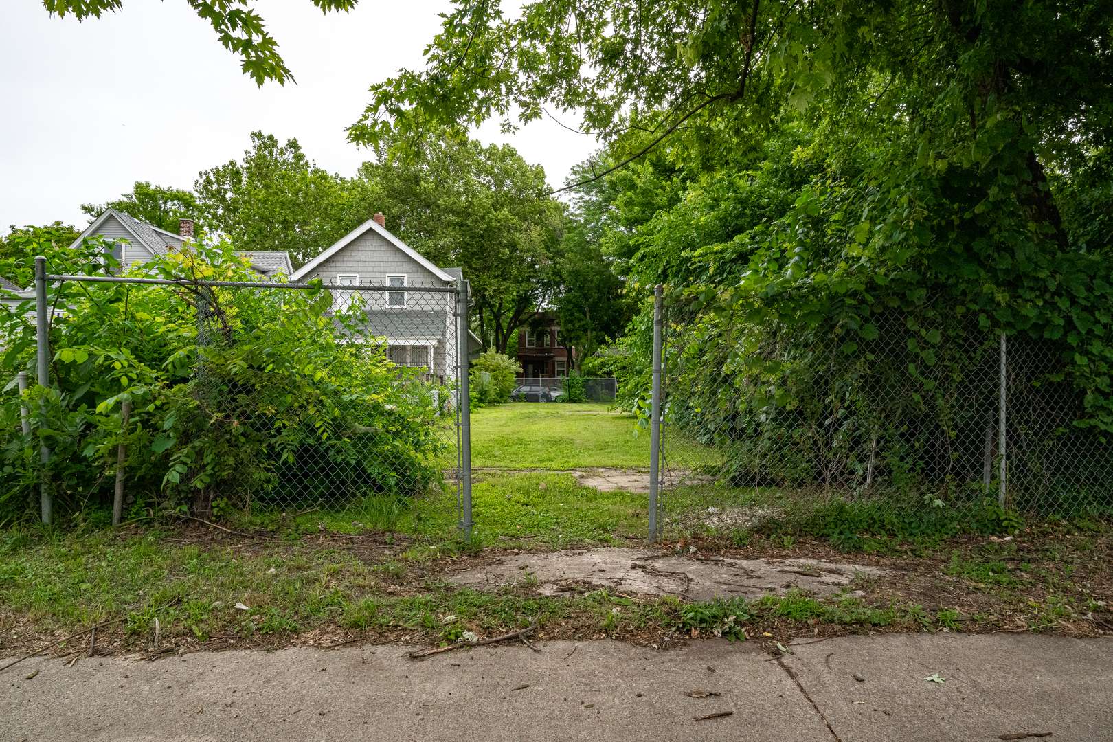 7826 S Marquette AVE, Chicago, IL 60649