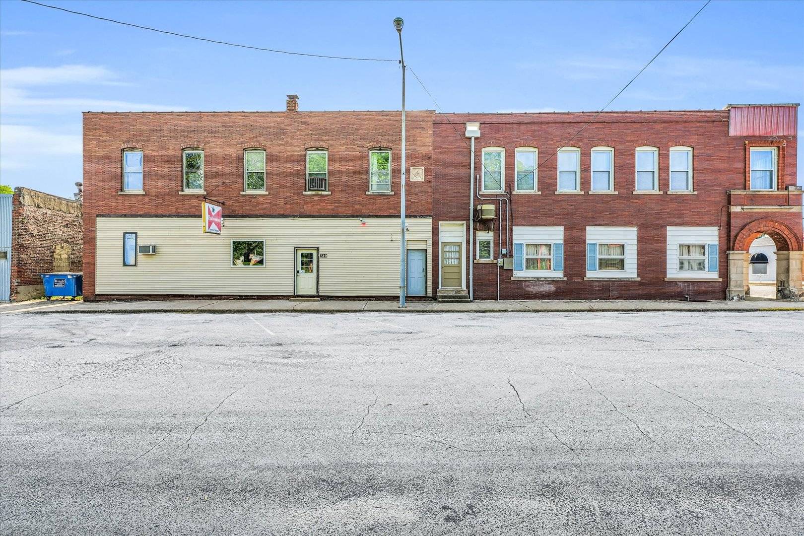 206 W Lincoln ST, Saybrook, IL 61770