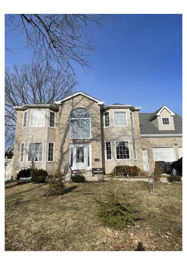 200 W Thacker ST, Hoffman Estates, IL 60169