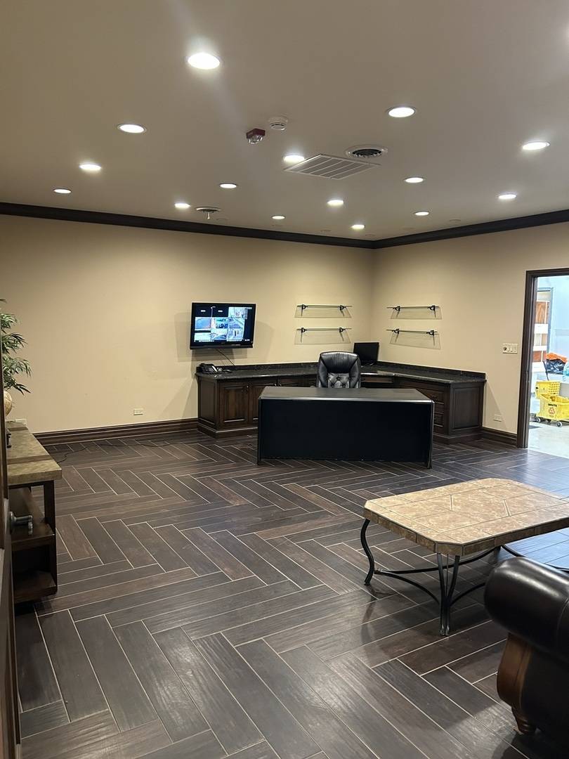 4503 W Lake ST, Melrose Park, IL 60160