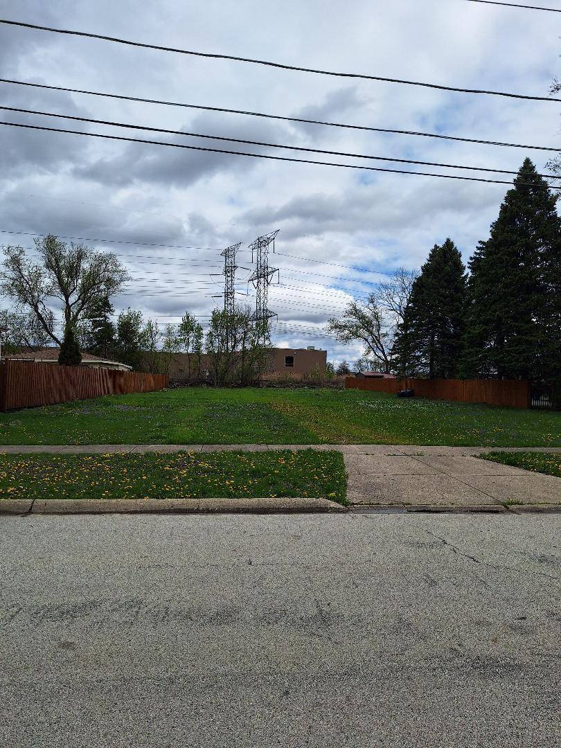 890 North AVE, Des Plaines, IL 60016