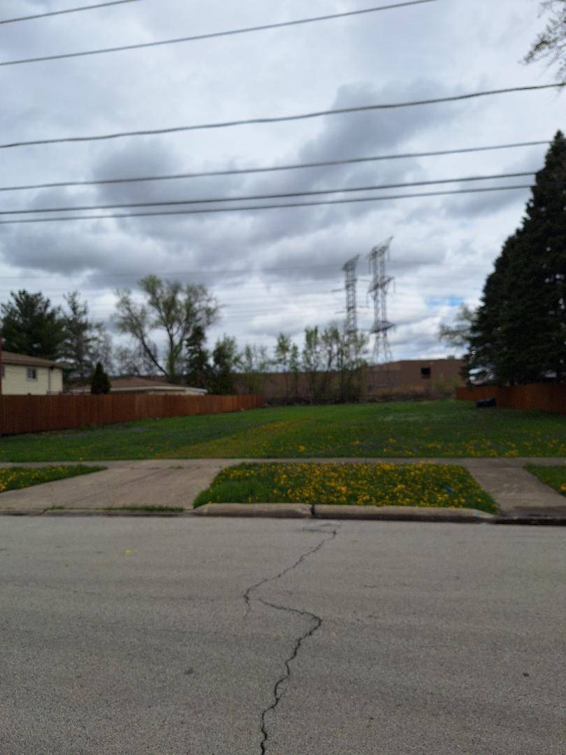890 North AVE, Des Plaines, IL 60016